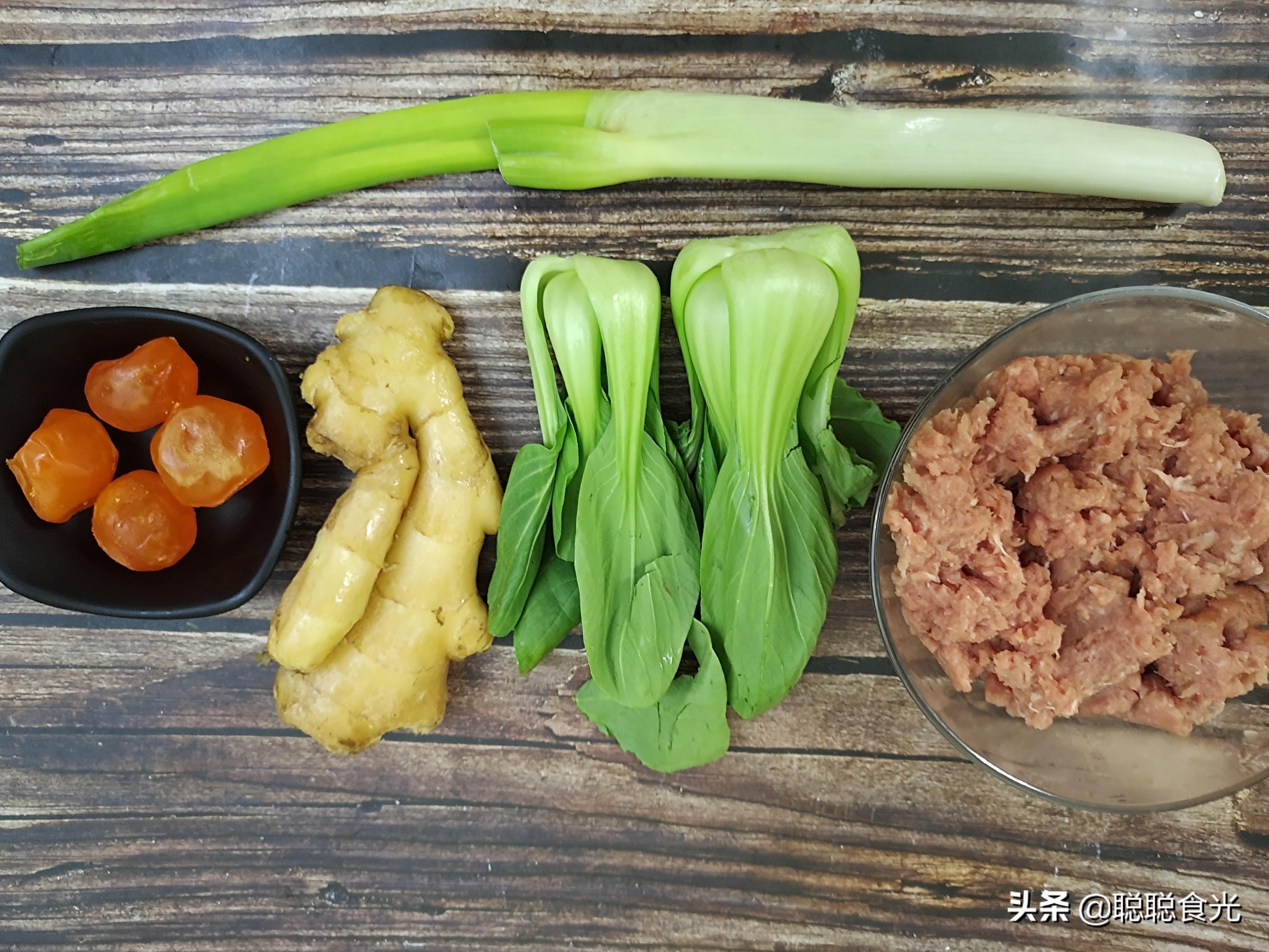 年夜饭吃四喜丸子盘子里放几个,年夜饭必备十种丸子