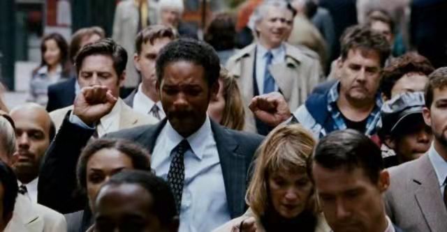 当幸福来敲门幸福掌握在自己手中,当幸福来敲门也许幸福只能去追求