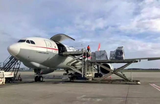 温州侨胞向土耳其灾区捐赠物资,温州华侨包机送物资