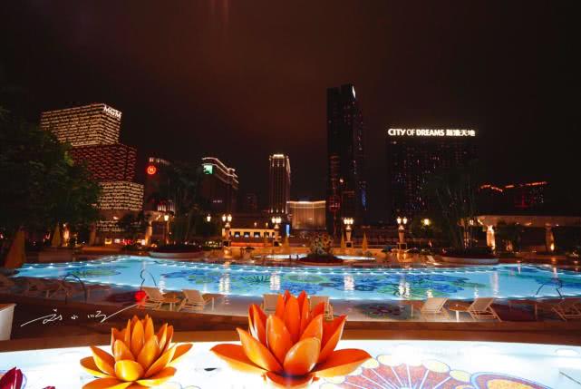 澳门总共有几个豪华酒店,澳门的酒店是全世界最多的吗