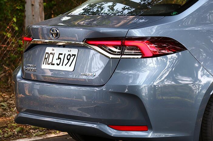 油电混动丰田卡罗拉顶配版,最省油的轿车卡罗拉报价