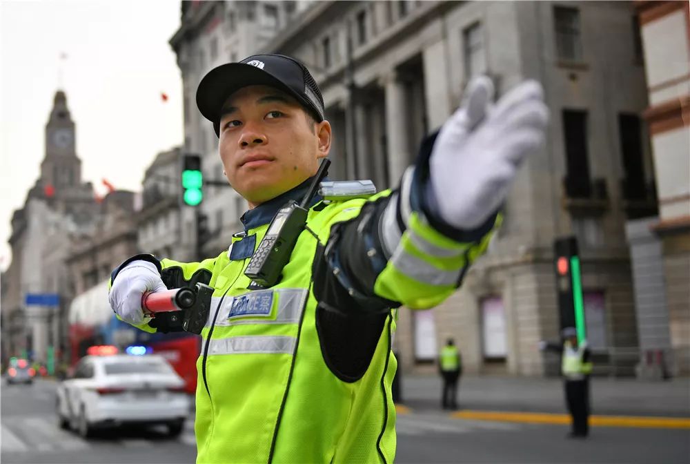 「身边的马天民」“外滩指路人”黄俊带你观赏进博会别样的“警”色