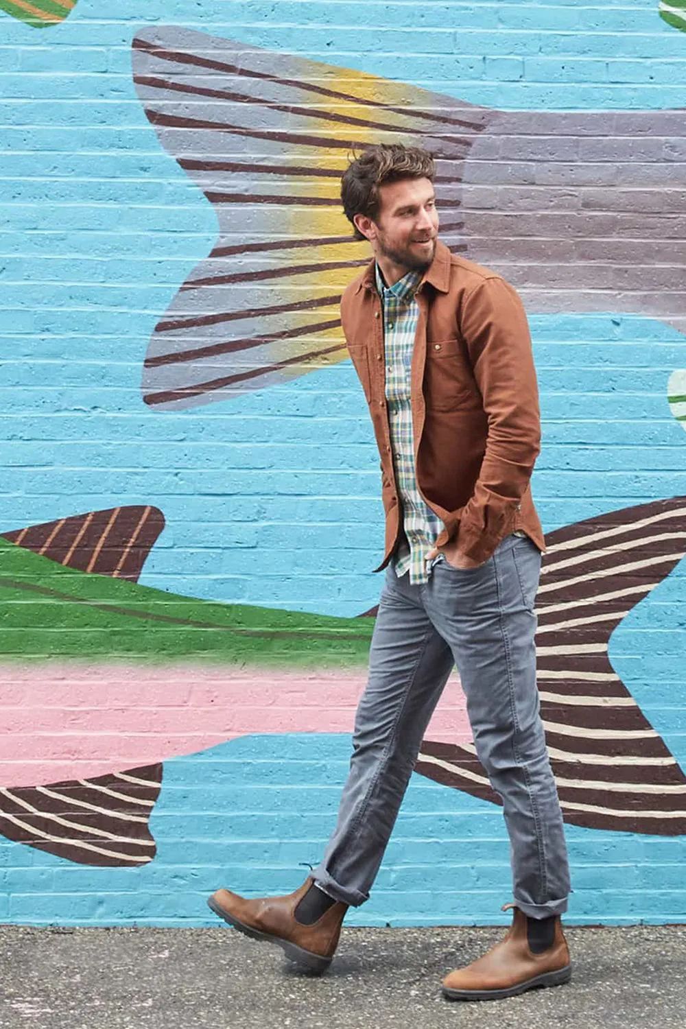 运动鞋牛仔裤和什么上衣搭配男生,牛仔裤运动鞋搭配毛呢大衣