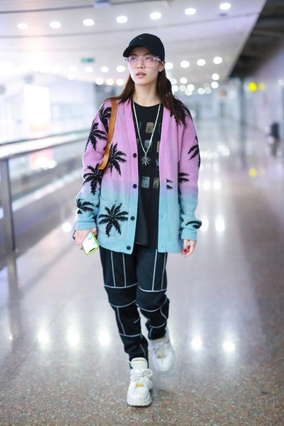 钟楚曦穿搭最新,钟楚曦穿搭风格