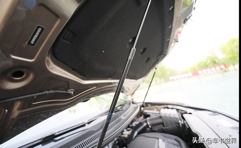 威然和夏朗比较选哪个更好,大众夏朗2017款怎么样