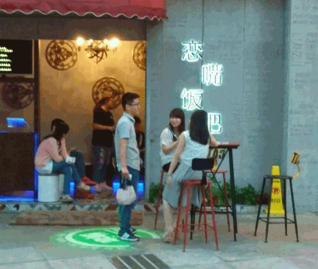 卖红油串串,红油串串摆地摊