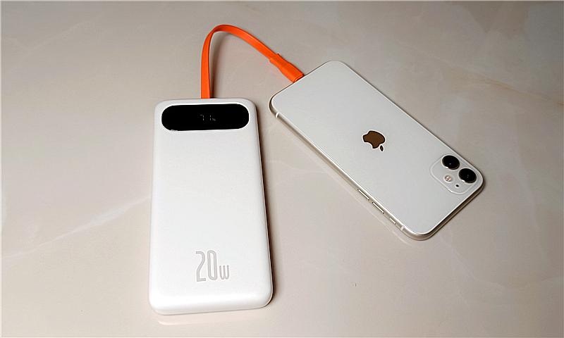 倍思无线快充电源评测,倍思布洛克带线数显快充移动电源