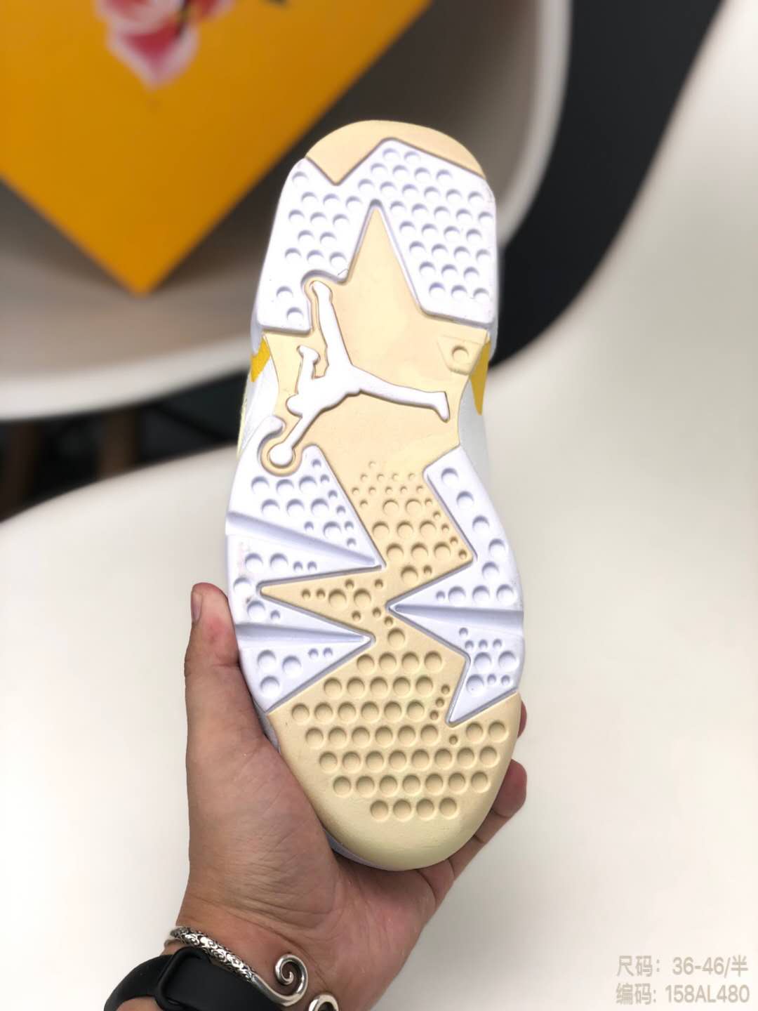 低防鞋和高仿区别,高仿鞋和正品的区别