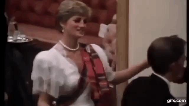 93岁女王年年放暑假！深扒女王秘密“朋友圈”，看看她都玩些啥