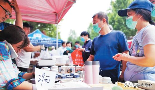 品牌特卖两场同步连续3天 (品牌特卖两场同步三天)