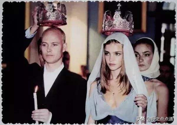 领证结婚了！38岁的俄罗斯超模带着前夫3个孩子嫁给LV太子爷