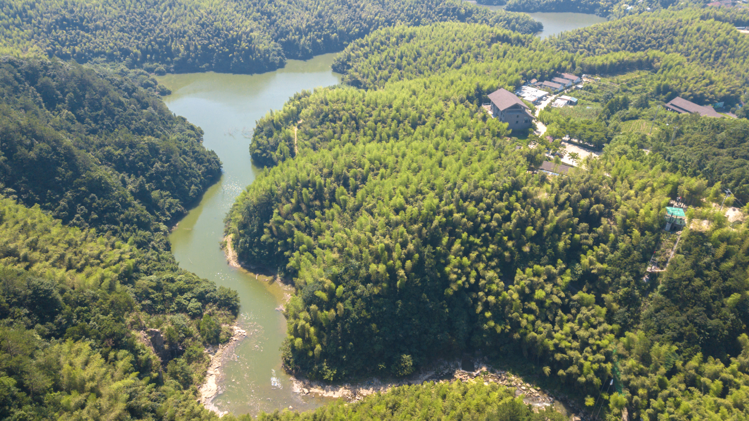 浙江湖州仙龙峡溯溪漂流,安吉仙龙峡溯溪