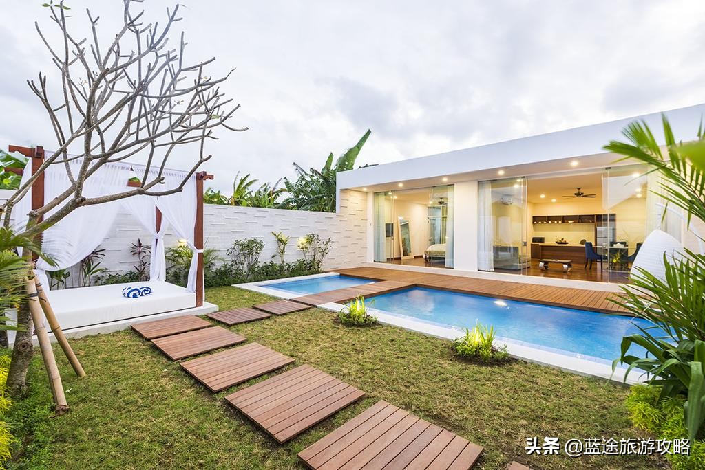 一个人去巴厘岛，应该玩什么？住哪里呢？