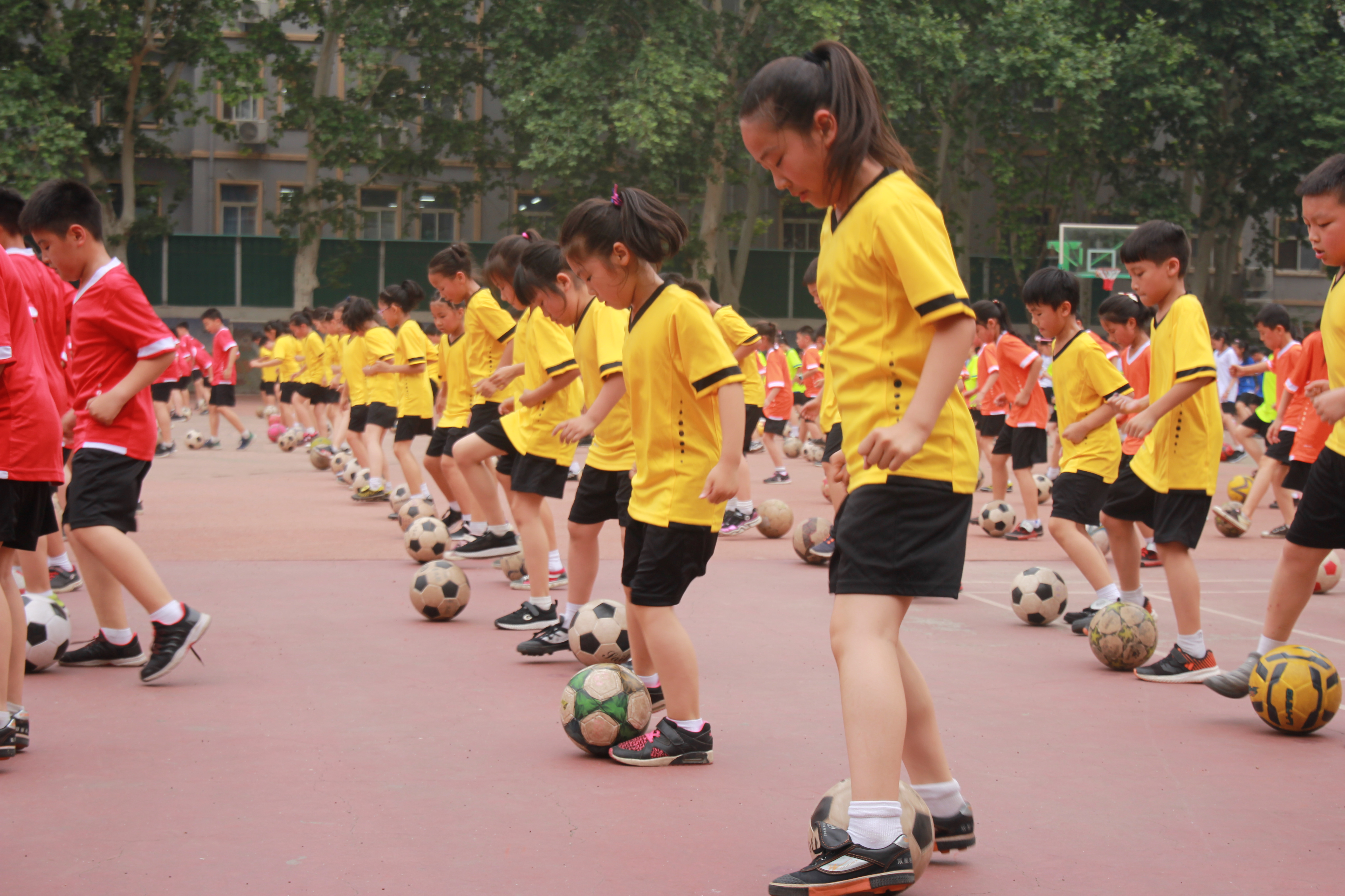 如何更好地促进校园足球的开展,河南校园足球发展理念