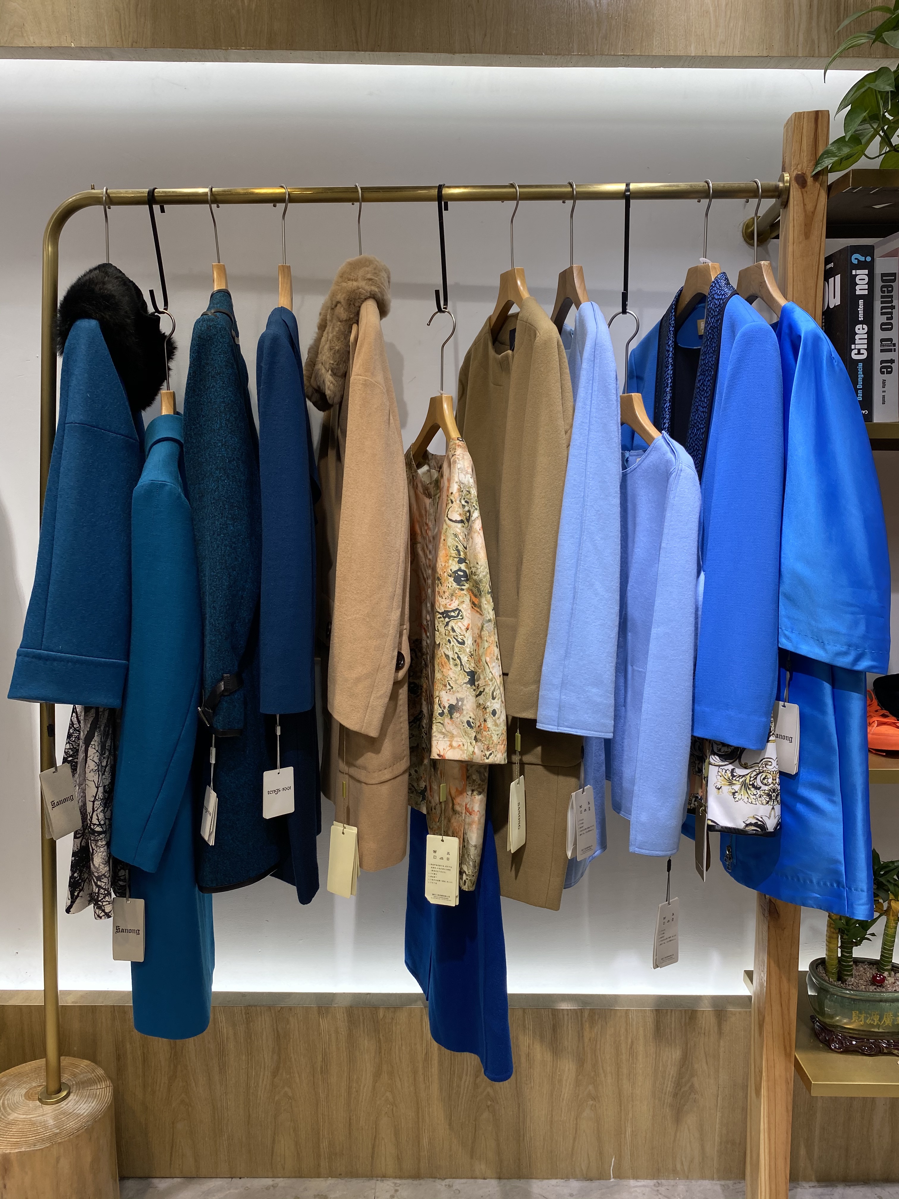 萨侬女装新款,萨侬女装正品专卖店春装新款