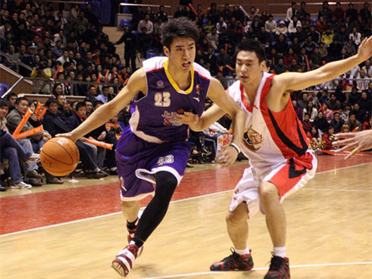 拉塞尔称他中国版弗老大,CBA最年轻扣篮王,因伤退役如今做解说