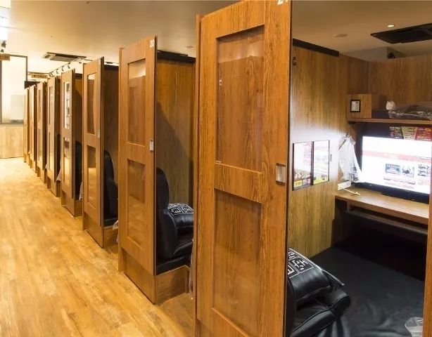 日本网吧难民怎么来的,日本网吧中有多少难民居住