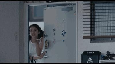 12岁腿长超出相框，因畸形审美被喷到息影，如今纯欲人设全网叫好