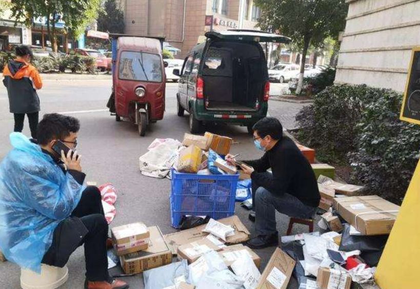 疫情之下的生活,疫情下烟火气的市井生活