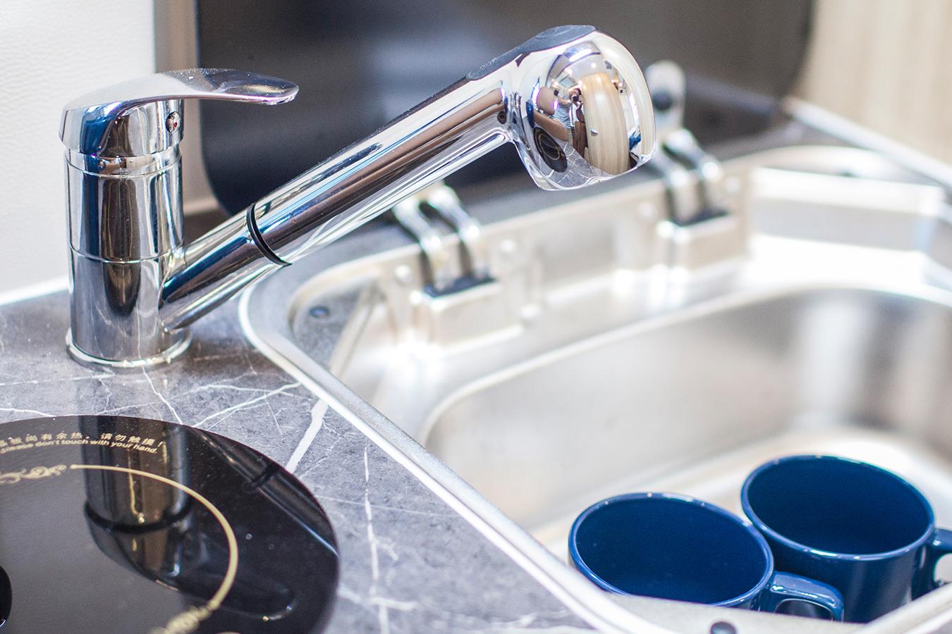 上汽大通v80柴油房车 (最新款大通短轴b型房车试驾)