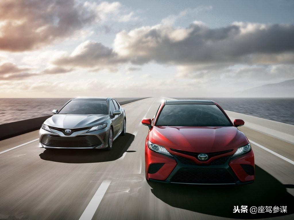 丰田凯美瑞2.5l豪华版测评,丰田凯美瑞2024款2.0精英版试驾