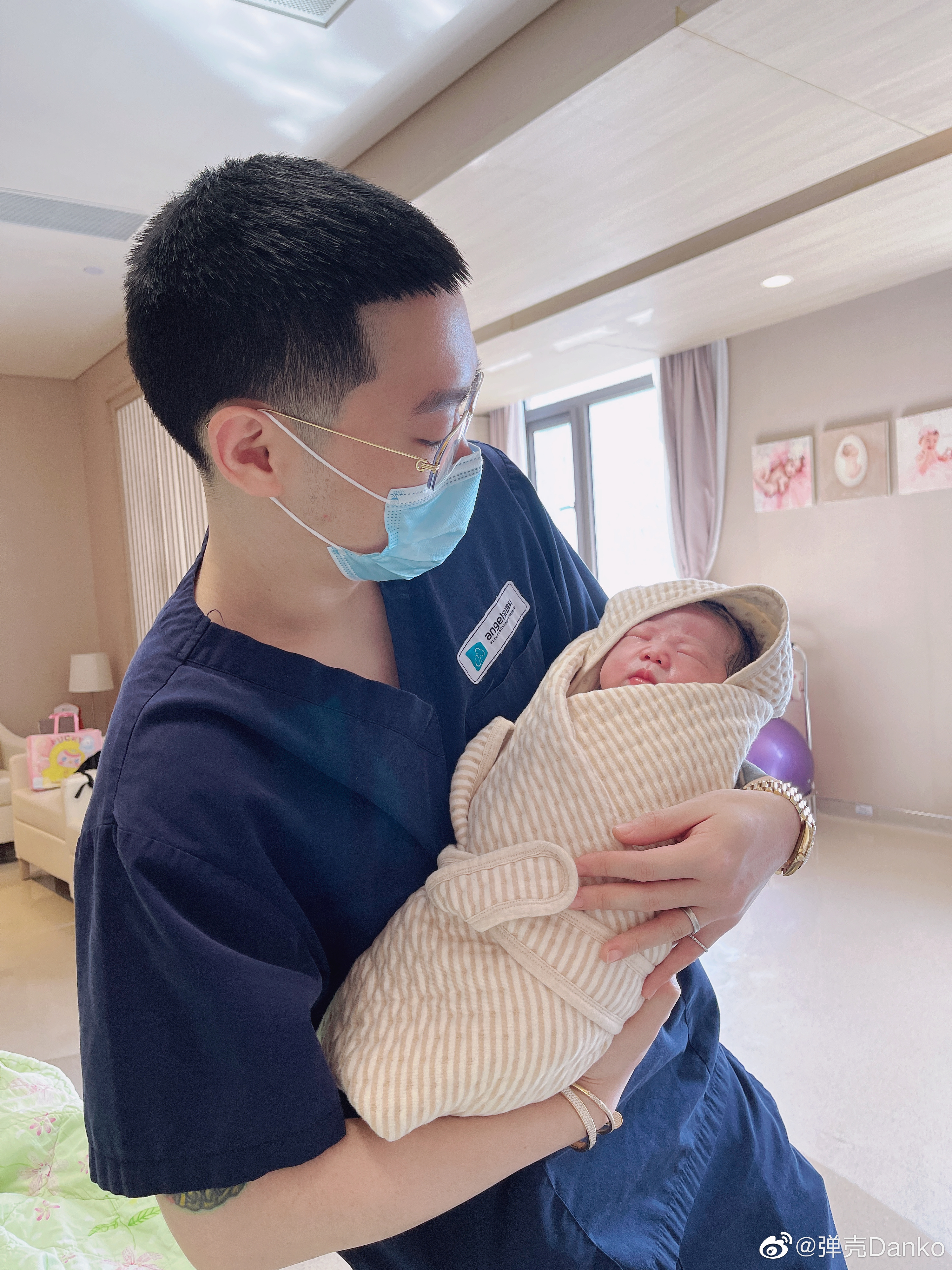 弹壳音乐官宣宝宝,弹壳二胎