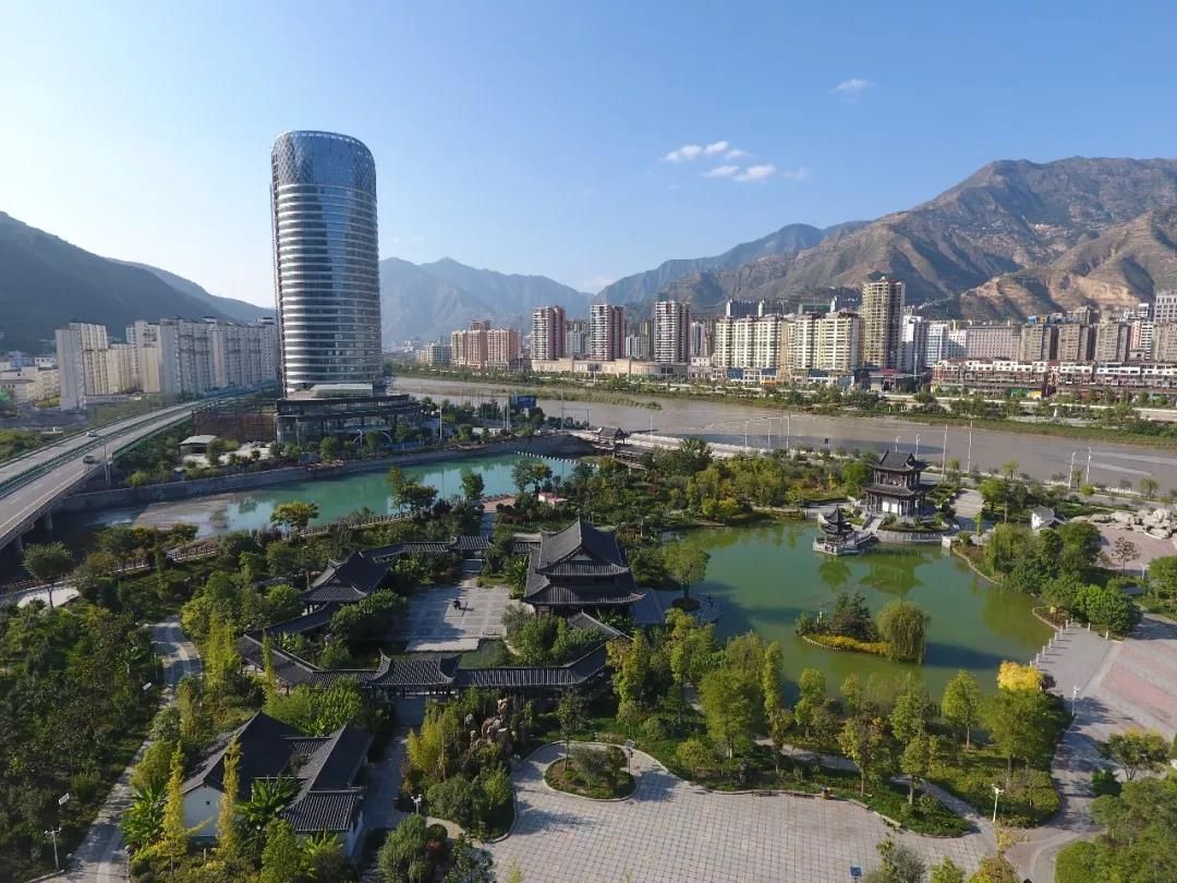 第一个全域旅游城市,全域旅游目的地