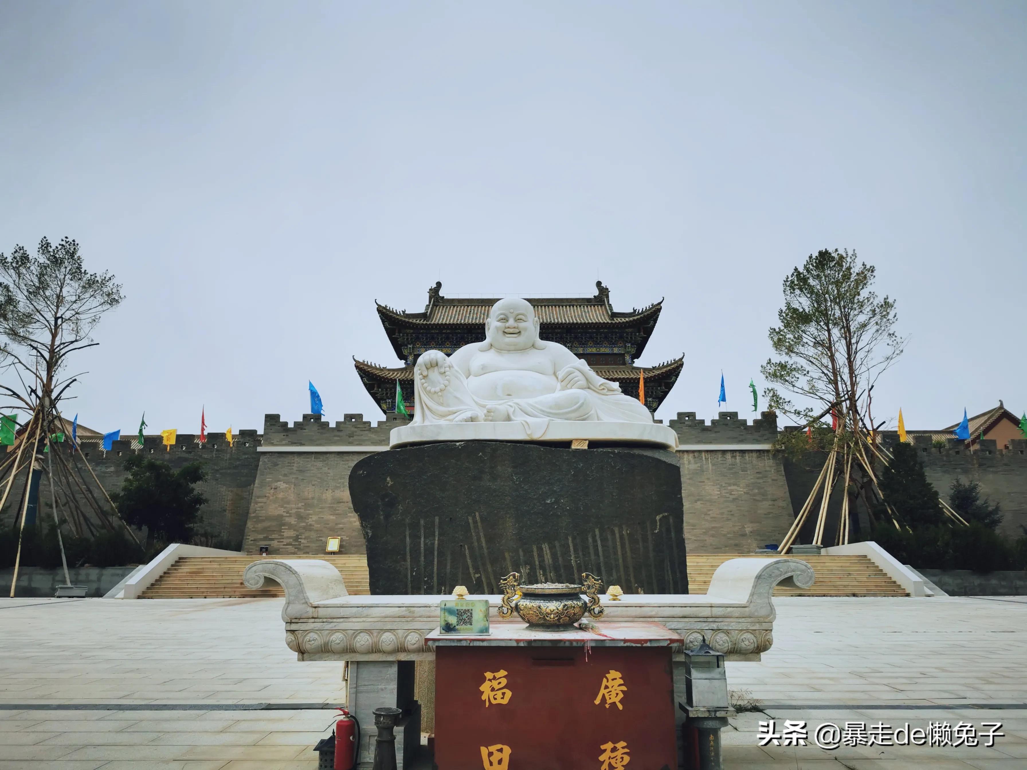 甘肃骊靬，历史、建筑均虚构的古城景区，值得去吗？