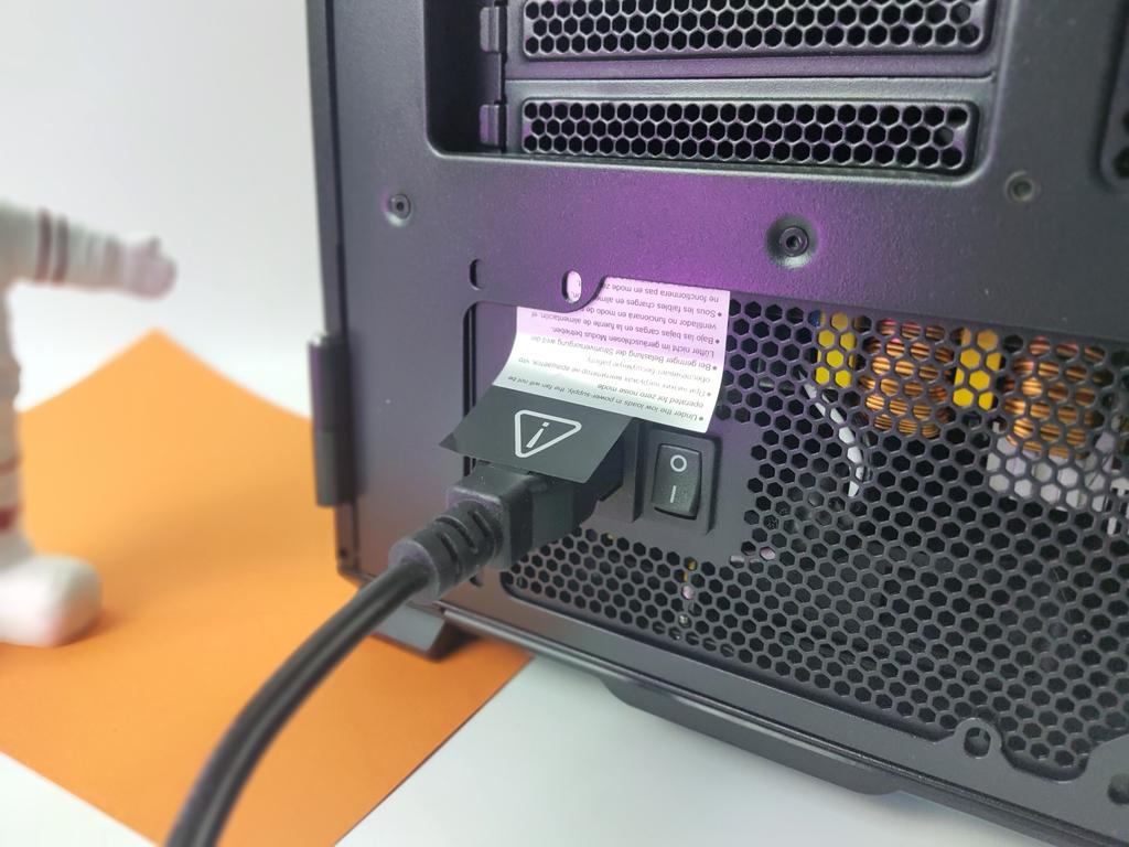 骨伽全模组电源智能静音降噪强劲稳定输出