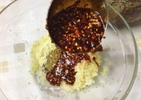 面馆辣椒油怎么样糊而不苦,四川面馆辣椒油的正宗做法商用