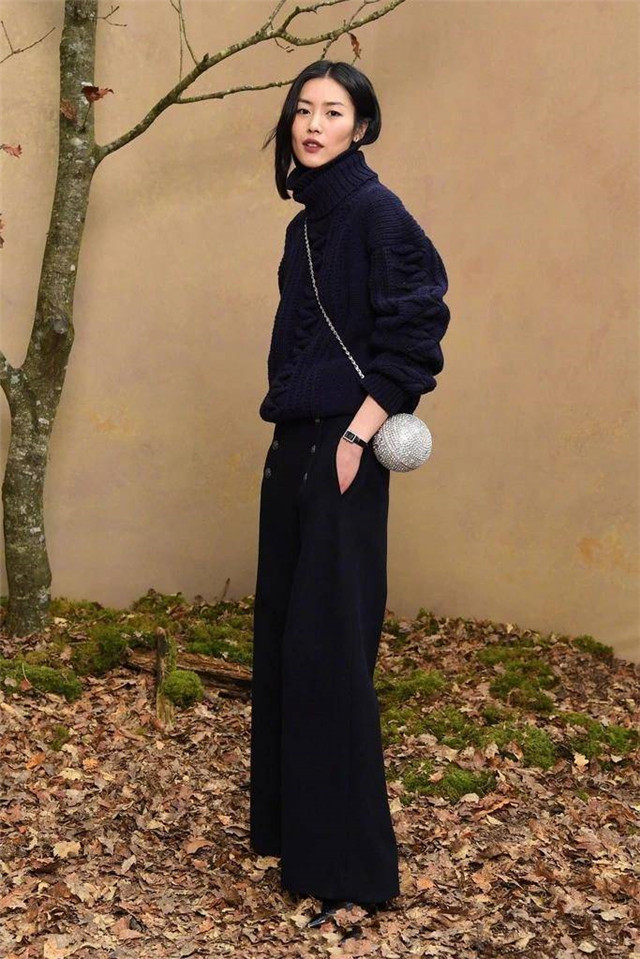 冬天来了卫衣怎么穿才好看,天冷了穿什么卫衣好看