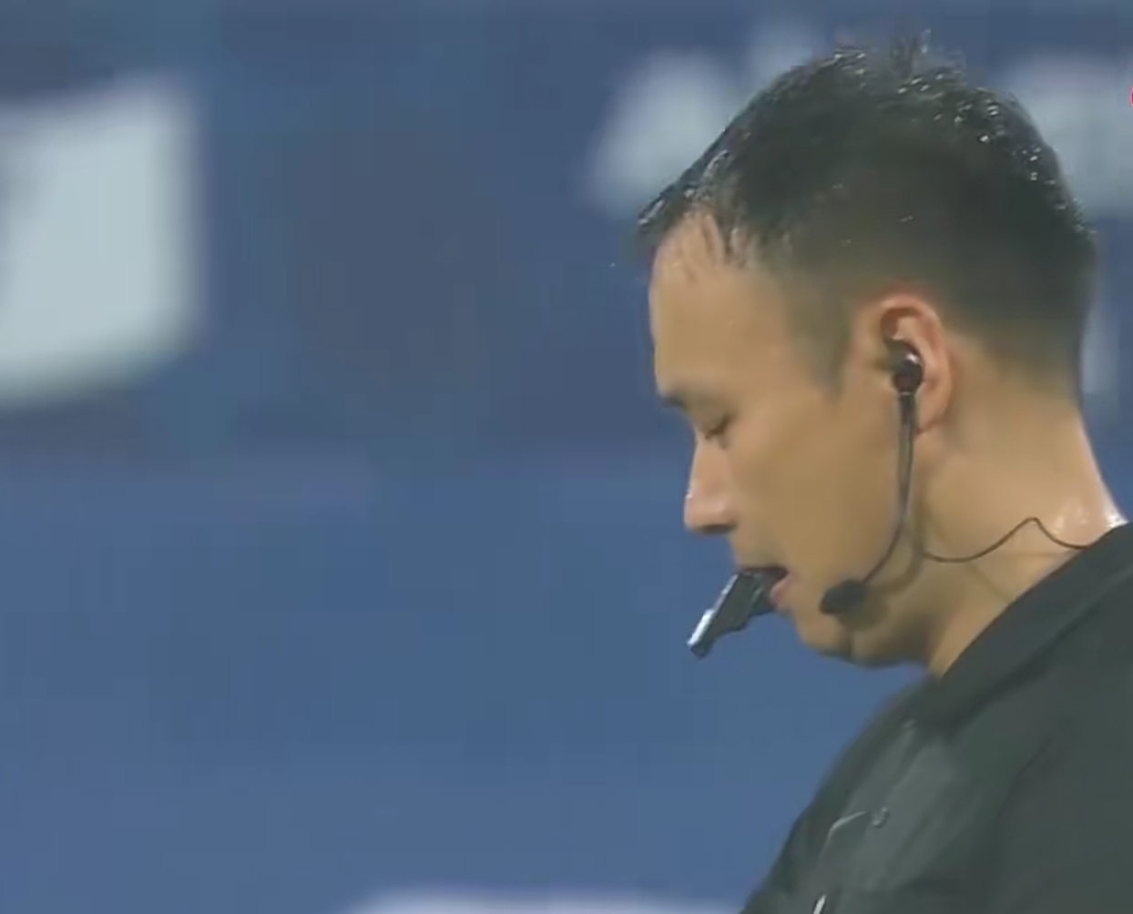 鲁能对深圳佳兆业直播,鲁能对上港争议判罚