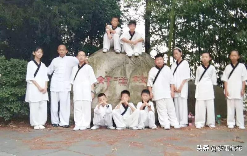 这个暑假你想学36路腿法、古琴、打坐，凌云云学堂在武当山开启