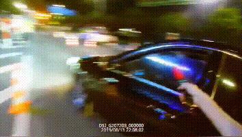 珠海边检男子冲关,冲卡逃跑民警数次鸣枪警告