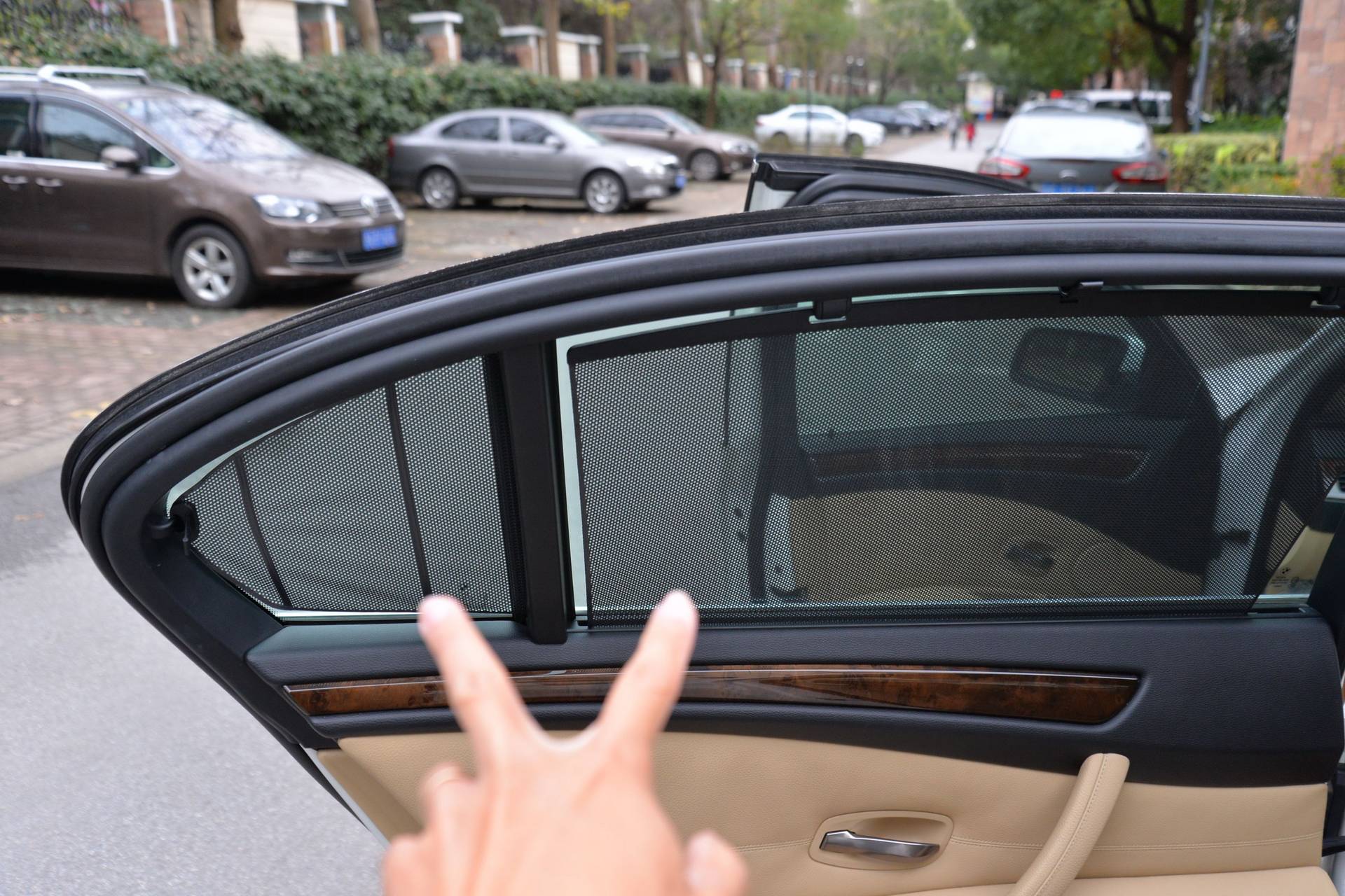 11万出头宝马5系，有电视带冰箱，顺丰小哥难自拔「路试笔记」