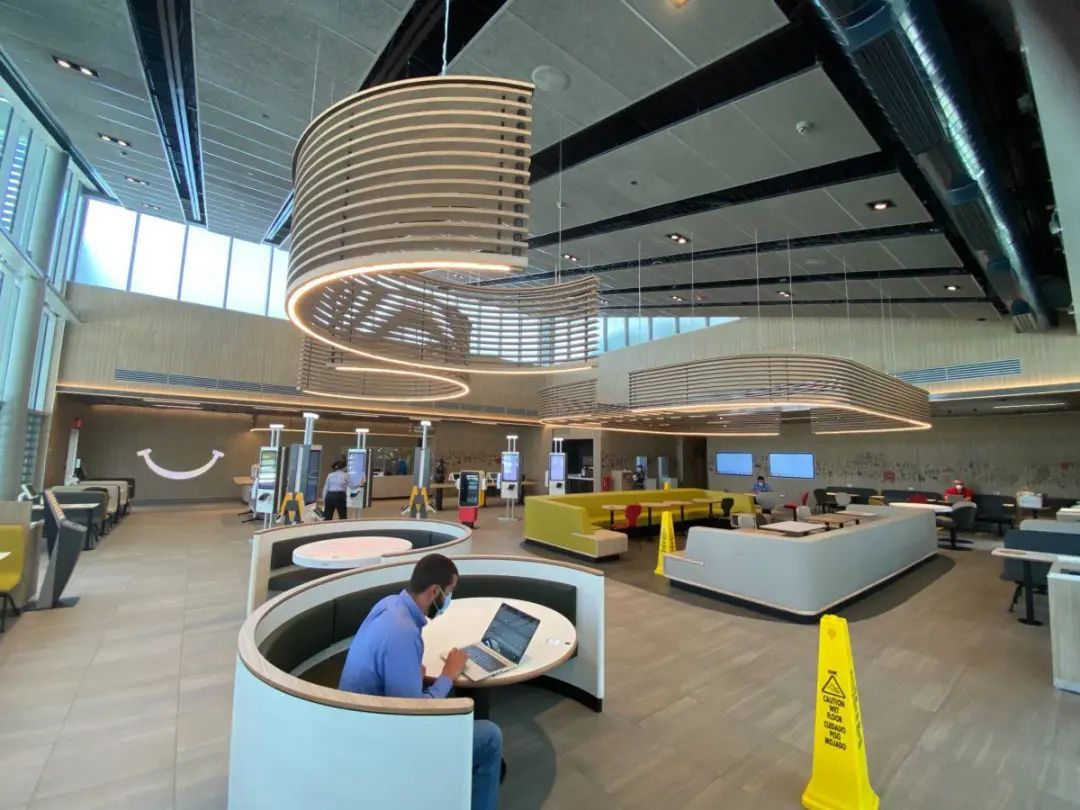 国际消费新风尚|麦当劳推出太阳能餐厅，LV首座男士旗舰店开业