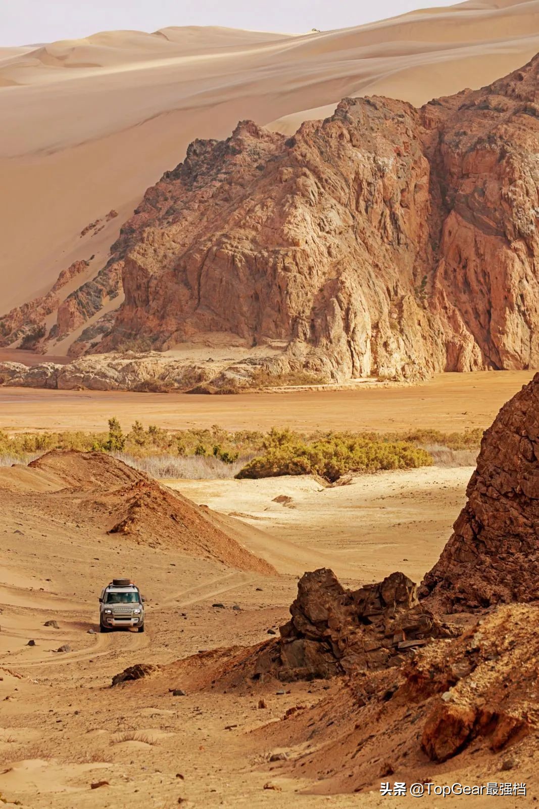 全新路虎卫士怎么样？去非洲越野试驾一下就知道啦