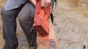 中国老爷爷给孙子做的神奇玩具,老外看中国爷爷给孙子做玩具