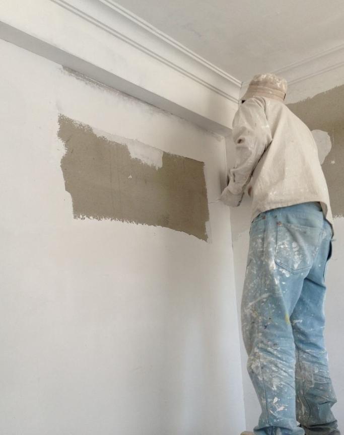 墙面瓷砖竖着开裂和横着开裂,怎么判断是墙体开裂还是墙面开裂