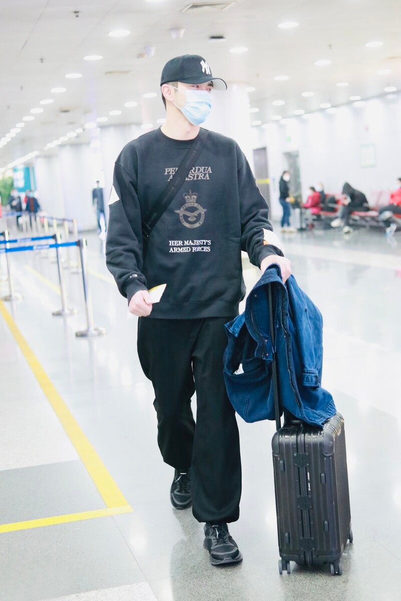 高伟光牛仔衬衫,高伟光衣品