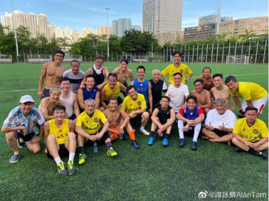 谭咏麟69岁健身照,谭咏麟晒照片