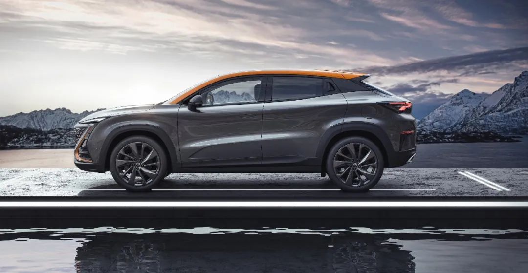 长安uni-v2.0t经典运动款,长安uni-v混动新技术