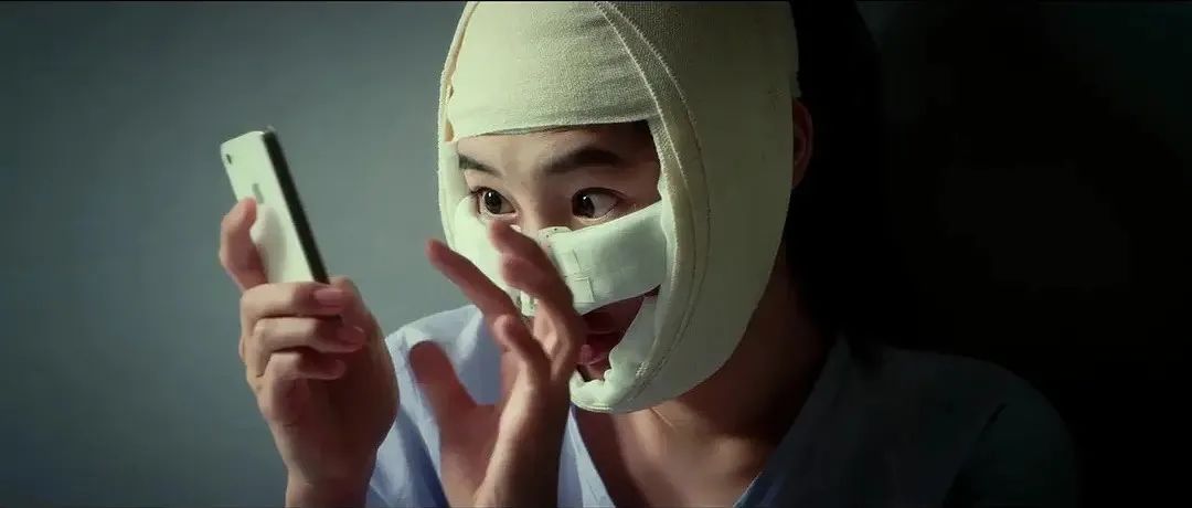 20岁女孩割双眼皮的人多吗,滑县女的割双眼皮