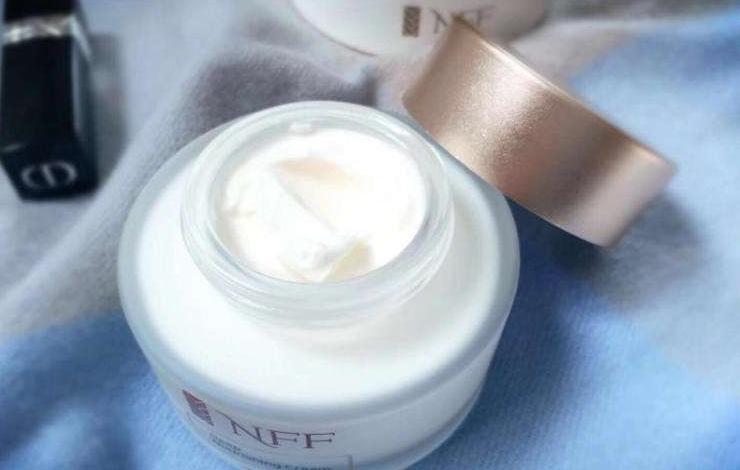 抗衰老皮肤干燥的面霜,对抗干纹的面霜