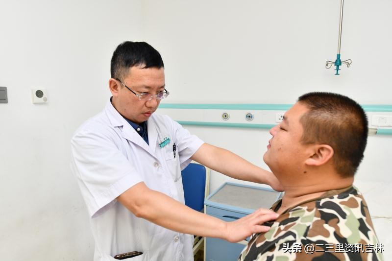 38岁男子突发脑溢血医生现身,男孩突发重症抢救49小时