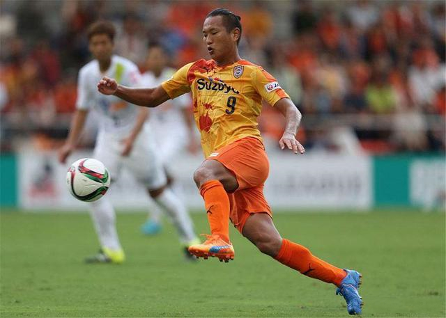 他在世界杯上一哭成名，迎*韩国娶**空姐有福分，儿女长相是亲生无疑