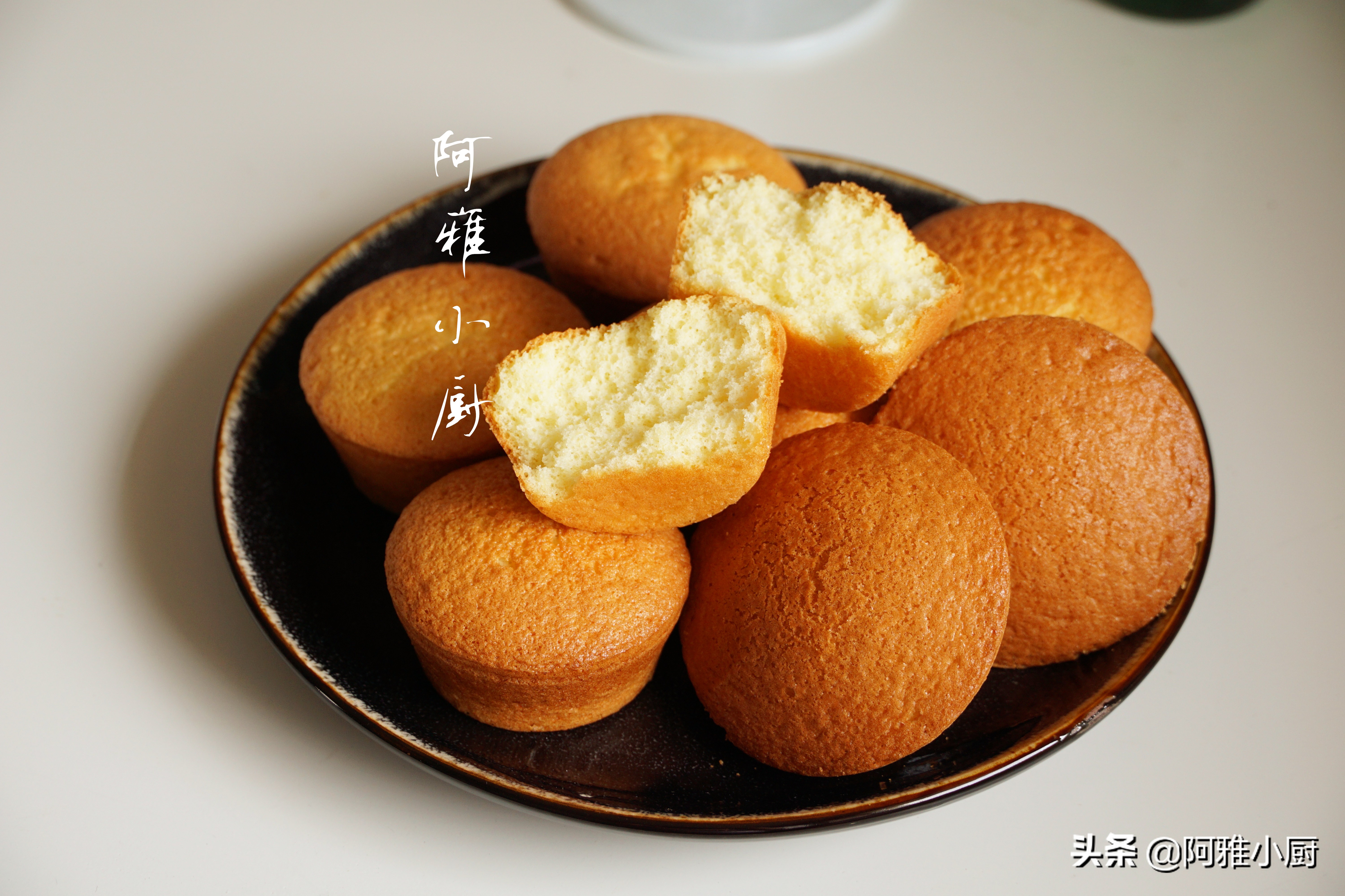 4个鸡蛋，1碗面粉，教你在家自己做老式鸡蛋糕，再也不用买了