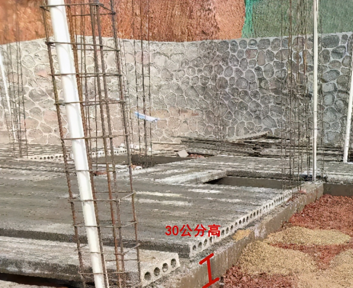 回潮天气怎么预防地板湿,墙角受潮发霉长蘑菇怎么处理