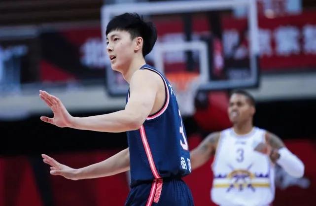 杜锋两广大战广厦,杜锋主力赵睿轮休