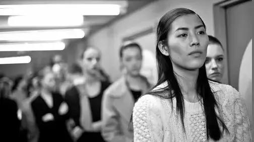 刘雯解约蔻驰,刘雯与蔻驰现状